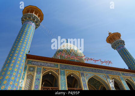 Shiraz, Iran - Marzo 25, 2018: specchiata mausoleo di Sayyed Alaeddin Hossein Foto Stock