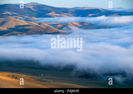 La nebbia da summit ridge, Mount Helena City Park, Helena, Montana Foto Stock