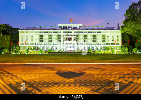 Indipendenza Palace o Palazzo della Riunificazione è un pubblico principale punto di riferimento nella città di Ho Chi Minh in Vietnam Foto Stock