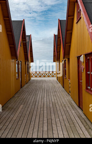 Nuovo camping cabine a Bleik, Isole Lofoten in Norvegia. Foto Stock