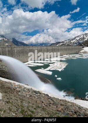 Serrù diga, il Parco Nazionale del Gran Paradiso, Piemonte, Italia Foto Stock