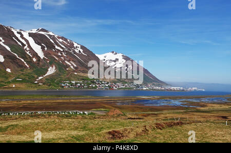Islanda orizzontale con fjord e montagna Foto Stock