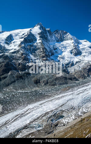 Grossglockner, la montagna più alta in Austria insieme con il ghiacciaio Pasterze, Europa Foto Stock