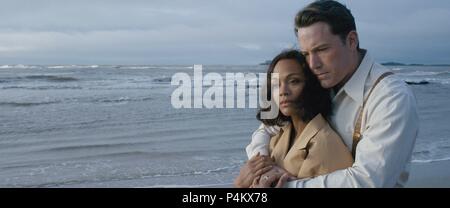Pellicola originale titolo: vive di notte. Titolo inglese: vive di notte. Regista: BEN AFFLECK. Anno: 2016. Stelle: BEN AFFLECK; Zoe Saldana. Credito: VIA APPIA/Pearl Street film/WARNER BROS. / Album Foto Stock