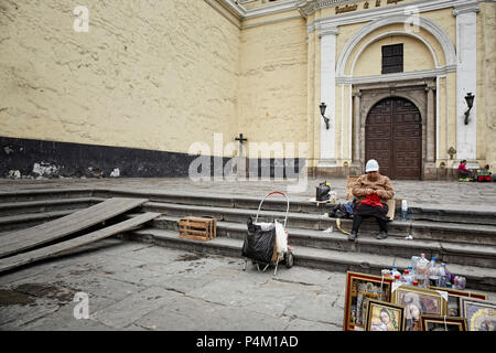 Commessa di fronte la Cattedrale di Lima e da Plaza de Armas. Perù Foto Stock