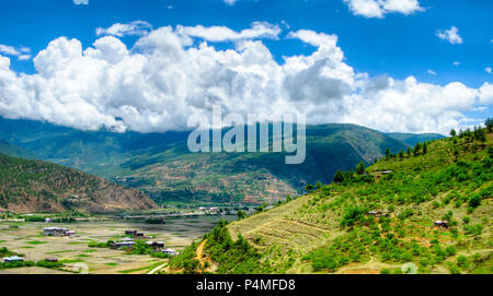 Vista panoramica di Paro valley in Bhutan Foto Stock