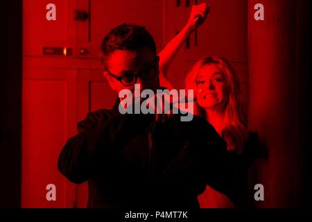 Pellicola originale titolo: il demone al neon. Titolo inglese: il demone al neon. Regista: Nicolas Winding Refn. Anno: 2016. Stelle: ELLE FANNING; Nicolas Winding Refn. Credito: Razzo Spaziale Nazione/VENDIAN ENTERTAINMENT/BOLD FILMS / Album Foto Stock