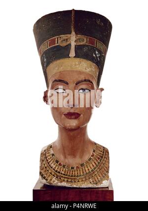 Full-sized busto di Nefertiti. 1335 A.C. Xviii dinastia. In calcare dipinto. Berlino, Staatliche Museum. Autore: Thutmosi (XIV sec.. BCE). Posizione: Neues Museum di Berlino, Germania. Foto Stock
