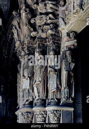 DETALLE DEL PILAR DE LOS PROFETAS DEL PORTICO DE LA GLORIA - SIGLO XII - ROMANICO ESPAÑOL. Autore: Maestro Mateo (c. 1150-c. 1200). Posizione: CATEDRAL-interno, SANTIAGO DE COMPOSTELA, Spagna. Foto Stock