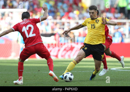 Mosca, Russia. Il 23 giugno, 2018. Thomas Meunier (R) del Belgio compete durante il 2018 Coppa del Mondo FIFA Gruppo G match tra il Belgio e la Tunisia a Mosca, in Russia, 23 giugno 2018. Credito: Xu Zijian/Xinhua/Alamy Live News Foto Stock