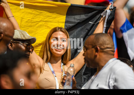 Spartak Stadium, Mosca, Russia. Il 23 giugno, 2018. Coppa del Mondo FIFA Football, gruppo G, Belgio contro la Tunisia; una femmina Belgio fan per celebrare il loro obiettivo per 3-1 Credito: Azione Sport Plus/Alamy Live News Foto Stock