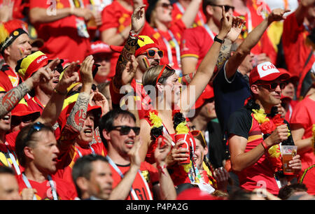 Mosca, Russia. Il 23 giugno, 2018. Gli appassionati di Belgio allegria durante il 2018 Coppa del Mondo FIFA Gruppo G match tra il Belgio e la Tunisia a Mosca, in Russia, 23 giugno 2018. Credito: Yang Lei/Xinhua/Alamy Live News Foto Stock