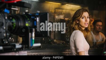 Pellicola originale titolo: EL BAR. Titolo inglese: EL BAR. Regista: ALEX DE LA IGLESIA. Anno: 2017. Stelle: BLANCA SUAREZ. Credito: EL BAR PROD/CINE ATRESMEDIA/NADIE ES PERFECTO/FILM POKEEPSIE / Album Foto Stock