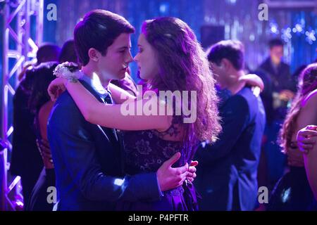 Pellicola originale titolo: 13 motivi. Titolo inglese: 13 motivi. Regista: BRIAN YORKEY. Anno: 2017. Stelle: DYLAN MINNETTE; KATHERINE LANGFORD. Credito: Paramount televisione / Album Foto Stock