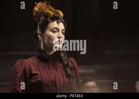 Pellicola originale titolo: il Limehouse Golem. Titolo inglese: il Limehouse Golem. Regista: Juan Carlos Medina. Anno: 2016. Stelle: Maria di Valverde. Credito: NUMERO 9 FILMS LTD. / Album Foto Stock