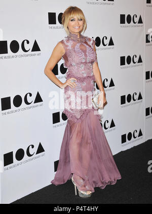 Nicole Richie all annuale Gala Moca 2011 presso il Moca Grand Avenue a Los Angeles.a  Nicole Richie  07 evento nella vita di Hollywood - California, tappeto rosso Evento, STATI UNITI D'AMERICA, industria cinematografica, celebrità, fotografia, Bestof, arte cultura e intrattenimento, Topix celebrità moda, migliori della vita di Hollywood, evento nella vita di Hollywood - California, moquette rossa e dietro le quinte, movie celebrità, personaggi televisivi, musica celebrità, Topix, Bestof, arte cultura e intrattenimento, verticale, una persona, la fotografia di moda, a piena lunghezza e 2011 Indagine tsuni@Gamma-USA.com , Tsuni Credito / STATI UNITI D'AMERICA, Foto Stock