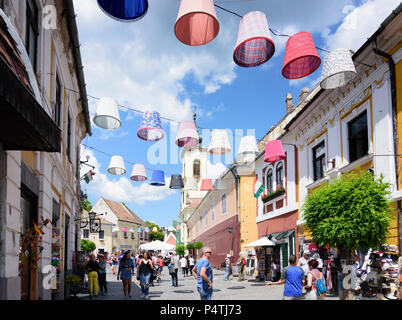 Szentendre (Sankt Andrä): zona pedonale via Dumtsa Jenö utca, Blagovestenska Chiesa in Ungheria, Pest, Foto Stock