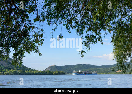 Visegrad (Plintenburg): il fiume Danubio, castello superiore, la nave di crociera in Ungheria, Pest, Ansa del Danubio (Dunakanyar) Foto Stock