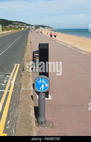 Le restrizioni per il parcheggio sulla Princess Parade, Hythe Kent. Foto Stock