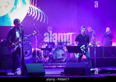 Napoli, Italia. Il 21 giugno, 2018. Noel Thomas David Gallagher è un inglese un cantautore e chitarrista, è un membro del gruppo inglese complesso Oasi insieme con il fratello Liam. Credito: Massimo Solimene/Pacific Press/Alamy Live News Foto Stock