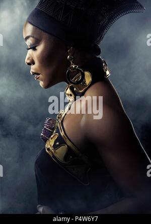 Pellicola originale titolo: Black Panther. Titolo inglese: Black Panther. Regista: RYAN COOGLER. Anno: 2018. Stelle: Angela Bassett. Credito: Marvel Studios/WALT DISNEY PICTURES / Album Foto Stock