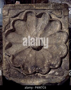 SITIAL DEL CORO. Autore: Maestro Mateo (c. 1150-c. 1200). Posizione: MUSEO ARCHEOLOGICO, SANTIAGO DE COMPOSTELA, A CORUÑA, Spagna. Foto Stock