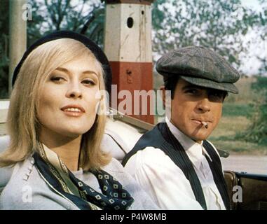 Pellicola originale titolo: Bonnie e Clyde. Titolo inglese: Bonnie e Clyde. Regista: Arthur Penn. Anno: 1967. Stelle: Warren Beatty; Faye Dunaway. Credito: WARNER BROTHERS / Album Foto Stock