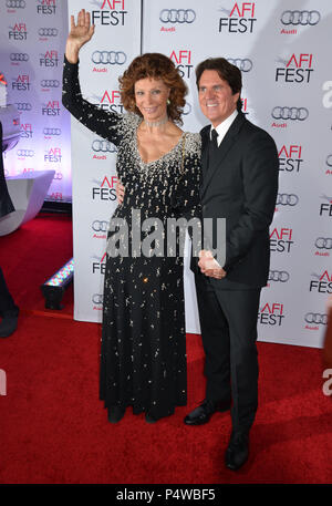 Sophia Loren, Rob Marshall 112 in omaggio a Sofia Loren, ancora Alice, mamma Premiere presso il Teatro Dolby, nov. 12, 2014, in Los Angeles,Sophia Loren, Rob Marshall 112 evento nella vita di Hollywood - California, tappeto rosso Evento, STATI UNITI D'AMERICA, industria cinematografica, celebrità, fotografia, Bestof, arte cultura e intrattenimento, Topix celebrità moda, migliori della vita di Hollywood, evento nella vita di Hollywood - California, moquette rossa e dietro le quinte, movie celebrità, personaggi televisivi, musica celebrità, Topix, attori da lo stesso film e cast co star insieme. inchiesta tsuni@Gamma-USA.com, Credito Tsuni / STATI UNITI D'AMERICA, Foto Stock