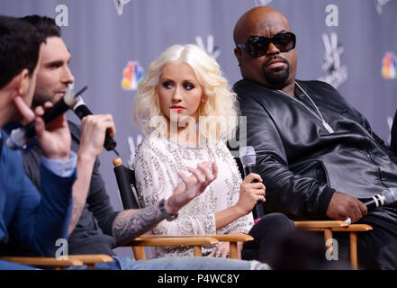 Adam Levine, CeeLo verde, Christina Aguilera alla voce Stagione 5 sul palco di NBC di Los Angeles.Adam Levine, CeeLo verde, Christina Aguilera 118 evento nella vita di Hollywood - California, tappeto rosso Evento, STATI UNITI D'AMERICA, industria cinematografica, celebrità, fotografia, Bestof, arte cultura e intrattenimento, Topix celebrità moda, migliori della vita di Hollywood, evento nella vita di Hollywood - California, moquette rossa e dietro le quinte, ,arti della cultura e del divertimento, fotografia, inchiesta tsuni@Gamma-USA.com , Musica celebrità, musicista, Music Group, 2013 Foto Stock