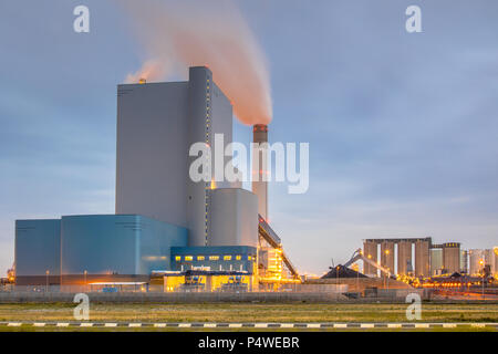 Il carbone powered elettricità impianto di potenza nella zona Europoort, Maasvlakte Rotterdam Foto Stock