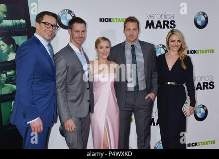 Jason Dohring, Kristen Bell, Ryan Hansen, Rob Thomas, Amanda Noret arrivando al Veronica Mars Premiere al Chinese Theatre di Los Angeles.Jason Dohring, Kristen Bell, Ryan Hansen, Rob Thomas, Amanda Noret 162 evento nella vita di Hollywood - California, tappeto rosso Evento, STATI UNITI D'AMERICA, industria cinematografica, celebrità, fotografia, Bestof, arte cultura e intrattenimento, Topix celebrità moda, migliori della vita di Hollywood, evento nella vita di Hollywood - California, moquette rossa e dietro le quinte, movie celebrità, personaggi televisivi, musica celebrità, Topix, attori da lo stesso film e cast co star insieme. inchiesta Foto Stock