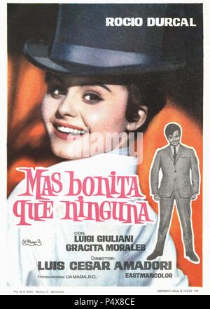Cartello de la película Más bonita que ninguna, con Rocío Dúrcal y Luigi Giuliani, dirigida por Luis César amadori. España, 1965. Foto Stock