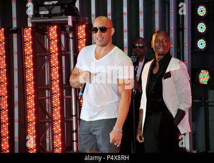 Vin Diesel e Tyrese Gibson al veloce e furioso 6 Premiere presso l'Anfiteatro universale a Los Angeles.Vin Diesel e Tyrese Gibson 90 evento nella vita di Hollywood - California, tappeto rosso Evento, STATI UNITI D'AMERICA, industria cinematografica, celebrità, fotografia, Bestof, arte cultura e intrattenimento, Topix celebrità moda, migliori della vita di Hollywood, evento nella vita di Hollywood - California, moquette rossa e dietro le quinte, movie celebrità, personaggi televisivi, musica celebrità, Topix, attori da lo stesso film e cast co star insieme. inchiesta tsuni@Gamma-USA.com, Credito Tsuni / STATI UNITI D'AMERICA, 2013 - Gruppo, TV e film cast Foto Stock