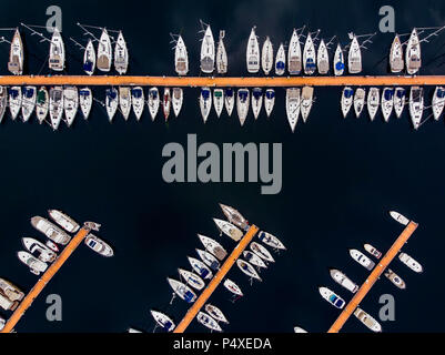 Antenna fuco vista di Pendik Marina Istanbul Seaside. Paesaggio urbano. Foto Stock