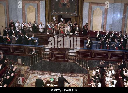 HISTORIA DE ESPAÑA. 23 de julio de 1969. Aceptación del Príncipe D. JUAN CARLOS DE BORBON (Roma, 1938) de la sucesión de la Jefatura del Estado español, un título de rey. CORTES ESPAÑOLAS. Madrid. Foto Stock