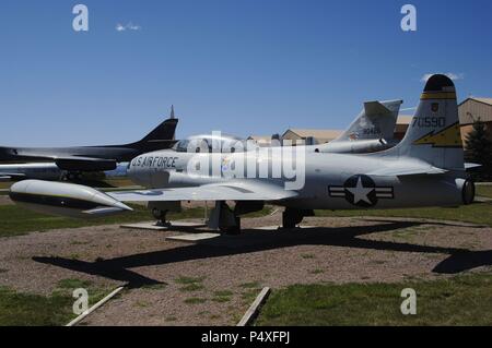 LOCKHEED T-33 'fischio STAR". JET BIPLAZA para entrenamiento de pilotos cualificados. Il Primer vuelo realizado en 1948. Fabricado hasta 1959. Museo del Aire y el Espacio. Box Elder. Estado de Dakota del Sur. Estados Unidos. Foto Stock