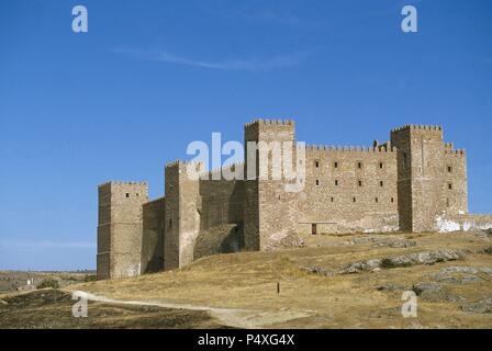 A SIGUENZA. Castello costruito dagli arabi nel XII secolo. Ora è una locanda del turismo. Provincia di Guadalajara. Castilla la Mancha. Spagna. Foto Stock