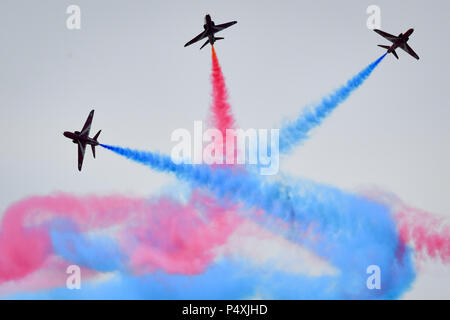 Le frecce rosse eseguire durante il Weston Air Festival a Weston Bay, Weston-super-Mare. Foto Stock