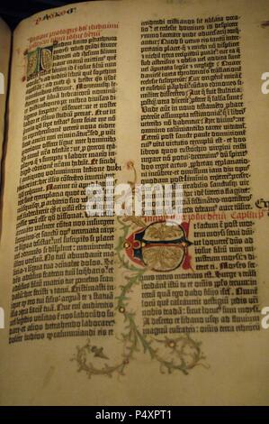 GUTENBERG, Johannes Gensfleisch, llamado (h.1397-1468). Impresor alemán, considerado el inventore de la imprenta con la utilización de los caracteres móviles tipográficos. BIBLIA LATINA, llamada de 42 líneas ("BIBLIA DE GUTENBERG") (1448-1455). PAGINA DEL EJEMPLAR CONSERVADO EN EL CENTRO RAMSON DE LA UNIVERSIDAD DE TEXAS. AUSTIN. Estado de Texas. Estados Unidos. Foto Stock