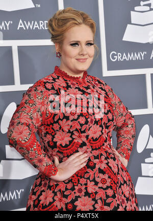 Adele al 55° Ann. Grammy Awards 2013 presso lo Staples Center di Los Angeles.Adele  194 ------------- Red Carpet Event, verticale, STATI UNITI D'AMERICA, industria cinematografica, celebrità, fotografia, Bestof, arte cultura e intrattenimento, Topix celebrità moda / Verticale, meglio di, evento nella vita di Hollywood - California, moquette rossa e dietro le quinte, USA, industria cinematografica, celebrità, movie celebrità, personaggi televisivi, musica celebrità, fotografia, Bestof, arte cultura e intrattenimento, Topix, tre quarti, verticale, una persona, dall'anno , 2013, inchiesta tsuni@Gamma-USA.com Foto Stock