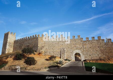 Spagna. La Catalogna. Montblanc. Porta Foradot, appartenenti alle antiche mura della città. Il XIV secolo. Foto Stock