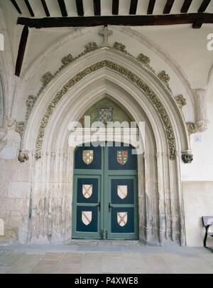Spagna. Castiglia e Leon. Medina del Pomar. Monastero di Santa Clara. Fondata da Sancho Sanchez de Velasco nel 1313. La porta principale. Foto Stock