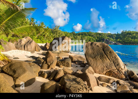 Anse Takamaka - Paradise Beach sull'isola tropicale Mahé alle Seychelles Foto Stock