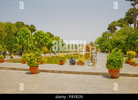 Chehel Sotoun cortile del palazzo Foto Stock