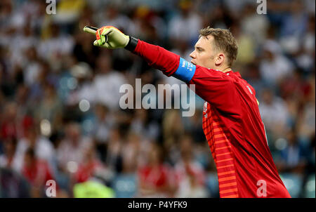 Sochi, Russia. Il 23 giugno, 2018. In Germania il portiere Manuel Neuer reagisce durante il 2018 Coppa del Mondo FIFA Group F match tra la Germania e la Svezia a Sochi, Russia, 23 giugno 2018. Credito: Li Ming/Xinhua/Alamy Live News Foto Stock