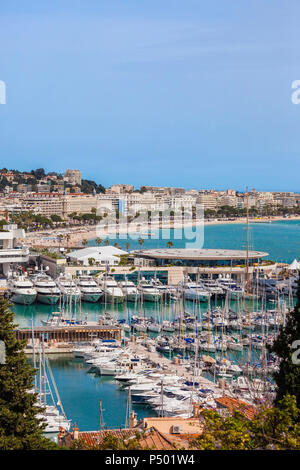 Francia, Cannes, Cote d'Azur, Riviera Francese, vista la porta di cui sopra Foto Stock