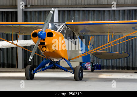 Piper PA-18-150 Super Cub a Turweston Aerodrome, Buckinghamshire, UK (G-CIIC) Foto Stock