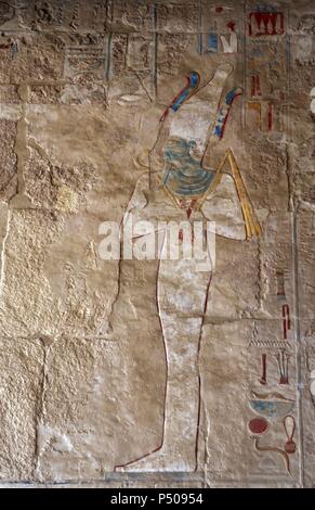 Osiride. Policrome rilievi di calcare dal Tempio di Hatshepsut. Dinastia XVIII. Nuovo Regno. Dal 1490 A.C. Deir El-Bahari. L'Egitto. Foto Stock