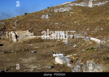 Arte Greca. Repubblica di Albania. Illiriche di Città del teatro. Terzo secolo A.C. Rimaneggiata durante la dominazione romana. VjosI^ Valley. BYLLIS rovine. Foto Stock