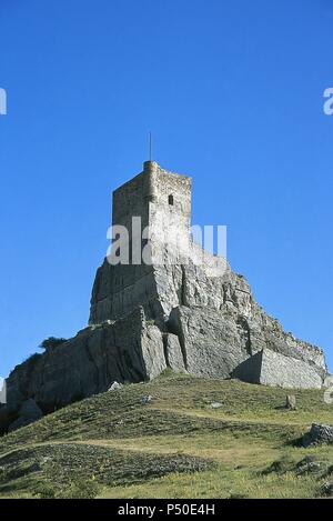 Atienza castello costruito nel XII secolo e la Torre dell'Omaggio. Provincia di Guadalajara. Castilla la Mancha. Spagna. Foto Stock